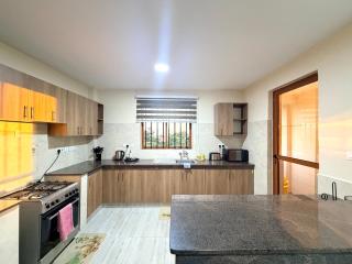 Shawmut Executive Suites With Pool, Secure Parking - 5