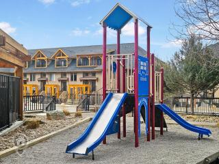 Bighorn Meadows Resort by StayIn - 2