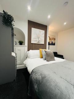 Yastayzzz Studio 2 Worcester House with Free Parking - 0