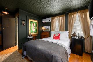 The Gaslamp Bed and Breakfast - 6