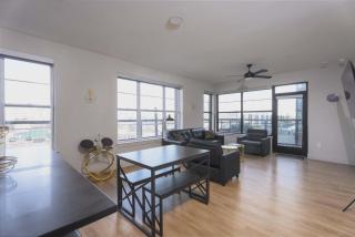 Downtown Dallas ELLUM OASIS with Balcony, Pool, Rooftop Deck, Gym, Queen Bed, King Sleeper Sofa, 2 Twin Sleeper Chairs, and Parking Garage - 7