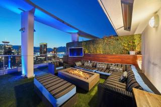 Luxurious Skyview Penthouse - 6