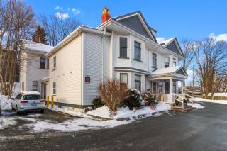 Downtown Gem 2BR Tub Parking - 9