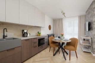 Unique Studio for 4 Guests with Underground Parking by Noclegi Renters - 8