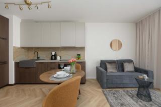 Unique Studio for 4 Guests with Underground Parking by Noclegi Renters - 6