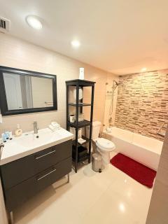 Modern 2BR beachfront with pool & tennis view - 5