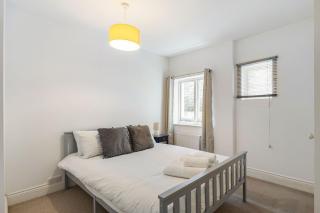 GuestReady - Charming London Retreat with Garden - 8