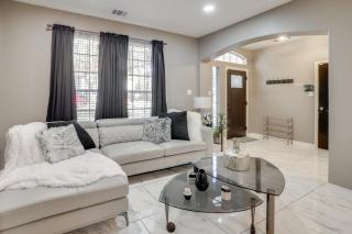 3 Mi to Randolph AFB San Antonio Area Home - 2