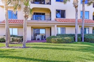 Dog-friendly condo steps to beach with pool, AC & elevator - 8