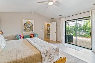 Dog-Friendly Home with High-Speed WiFi, Washer/Dryer, Central AC, & Adult Bikes - 7