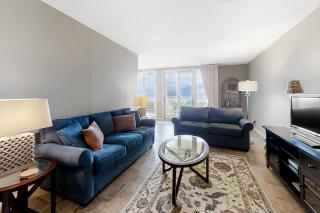 Oceanfront condo with large balcony, pool, central AC & views - 9