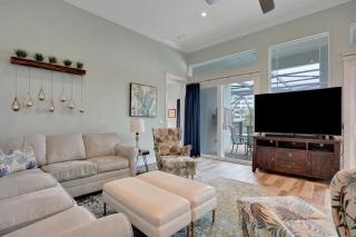Palm-surrounded stunner with enclosed pool & water views - dog-friendly - 5