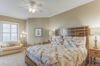 Oceanfront 5th-floor condo with balcony, gorgeous views & pool access - 2