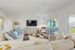 Newly Renovated Spacious Villa w/ Ocean views, Pool & Beach access - 5