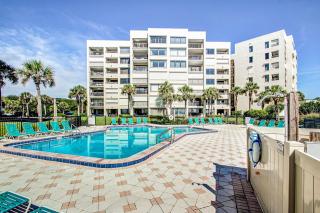 Completely renovated oceanfront condo w/washer/dryer & shared pool/tennis - 7