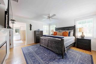 Charming Spanish-Style Home in the Heart of Davis Shores - 7