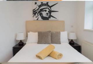 Birmingham City Apartments-Free Secure Parking HS2 Contractors - NEC - Birmingham Airport - BCU & Aston University - Heartland Hospital - Jaguar - Star City - 7