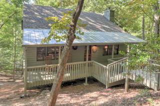 Reel Bliss Cabin - Cozy rustic interiors Wifi fireplace and lake access - 4