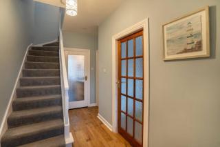 10-min to AB City Centre - Parking - Garden - WiFi - 9