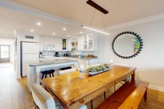 First floor oceanfront condo with beach access and tennis courts - 5