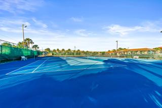 Newly remodeled ground-floor condo w/on-site pools, 5 hot tubs, tennis, AC - 1