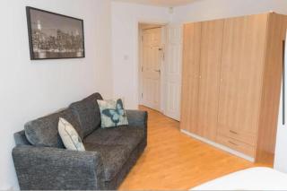 Birmingham City Apartments-Free Secure Parking HS2 Contractors - NEC - Birmingham Airport - BCU & Aston University - Heartland Hospital - Jaguar - Star City - 6