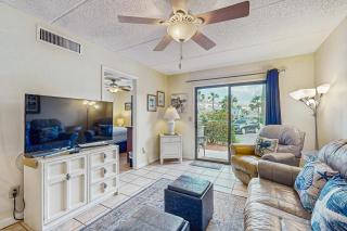 Newly remodeled ground-floor condo w/on-site pools, 5 hot tubs, tennis, AC - 5