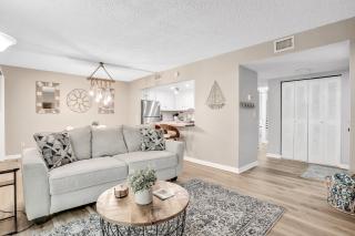 Lovely condo with pools, tennis, central AC, & washer/dryer - snowbird-friendly - 7