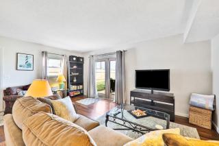 Updated condo in oceanfront building with private beach access - near dining - 3