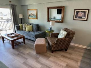 Welcome to Sandpiper Beachfront Condo Cozy 1-bed in JAX Beach, perfect for couples! Pet-friendly! - 6