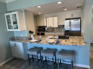 Welcome to Sandpiper Beachfront Condo Cozy 1-bed in JAX Beach, perfect for couples! Pet-friendly! - 1