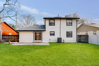 Comfortable retreat with large yard & beautiful furnishings - close to beaches - 9