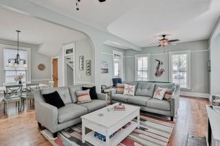 Classic Victorian home near downtown with a private pool, WiFi, & washer/dryer - 6