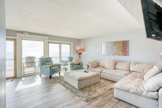 Beachfront getaway with ocean views, washer/dryer & AC - snowbirds welcome - 8