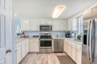 Beachfront getaway with ocean views, washer/dryer & AC - snowbirds welcome - 5