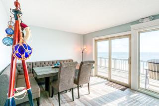 Beachfront getaway with ocean views, washer/dryer & AC - snowbirds welcome - 1