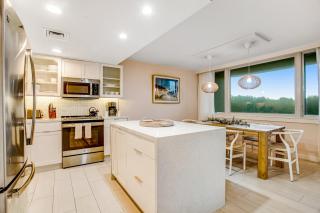 Beach condo with balcony, W/D, AC, outdoor pool & fast WiFi - 3