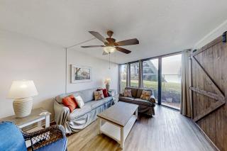 Renovated, ground-floor condo at oceanfront complex with pool - steps to beach - 3