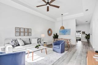 Brand-new duplex with screened pool, furnished lanai, grill, AC, & washer/dryer - 8