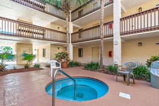 Spacious 2BR Resort Condo | Beach, Hot Tubs & Family-Friendly Fun - 0