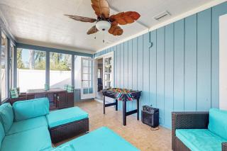 Centrally located dog-friendly home with beach gear & patio - snowbird-friendly - 4
