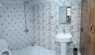 Stay Near Earthquake Memorial Bridge & Red Fort,room 212 - 5