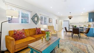 A Hollywood Location Chic Renovated 1BDR Patio Urban Jungle by AvantStay - 6