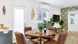 A Hollywood Location Chic Renovated 1BDR Patio Urban Jungle by AvantStay - 3