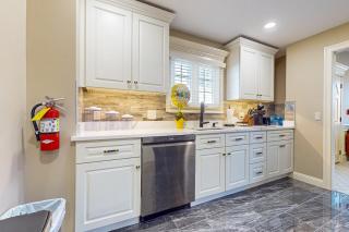 1 BR Apartment Near Holyoke Medical Center and WiFi - 5