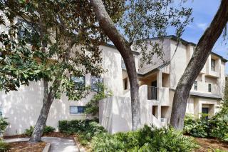 Fully-Renovated Stunning Modern Beach Condo w/ Pool on Amelia Island - 8