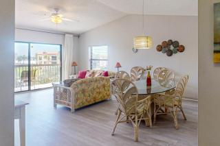 Dog-friendly condo with private beach, pools, hot tub, tennis & gym - 9