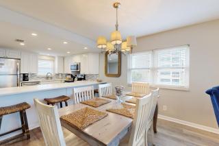 Oceanfront corner condo with sunrise-view balcony, pool & 1-minute walk to beach - 4