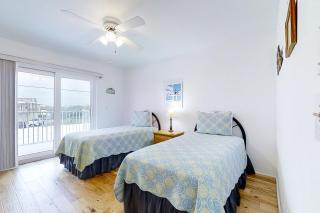 Fabulous oceanfront find in Flagler Beach w/shared pool, WiFi, central AC, W/D - 2