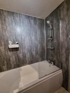 Pike Drive Room 1 - 2